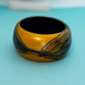 7 inch, Vintage Abstract Artistic Smoke Gold Tone Wooden Bangle - EX9